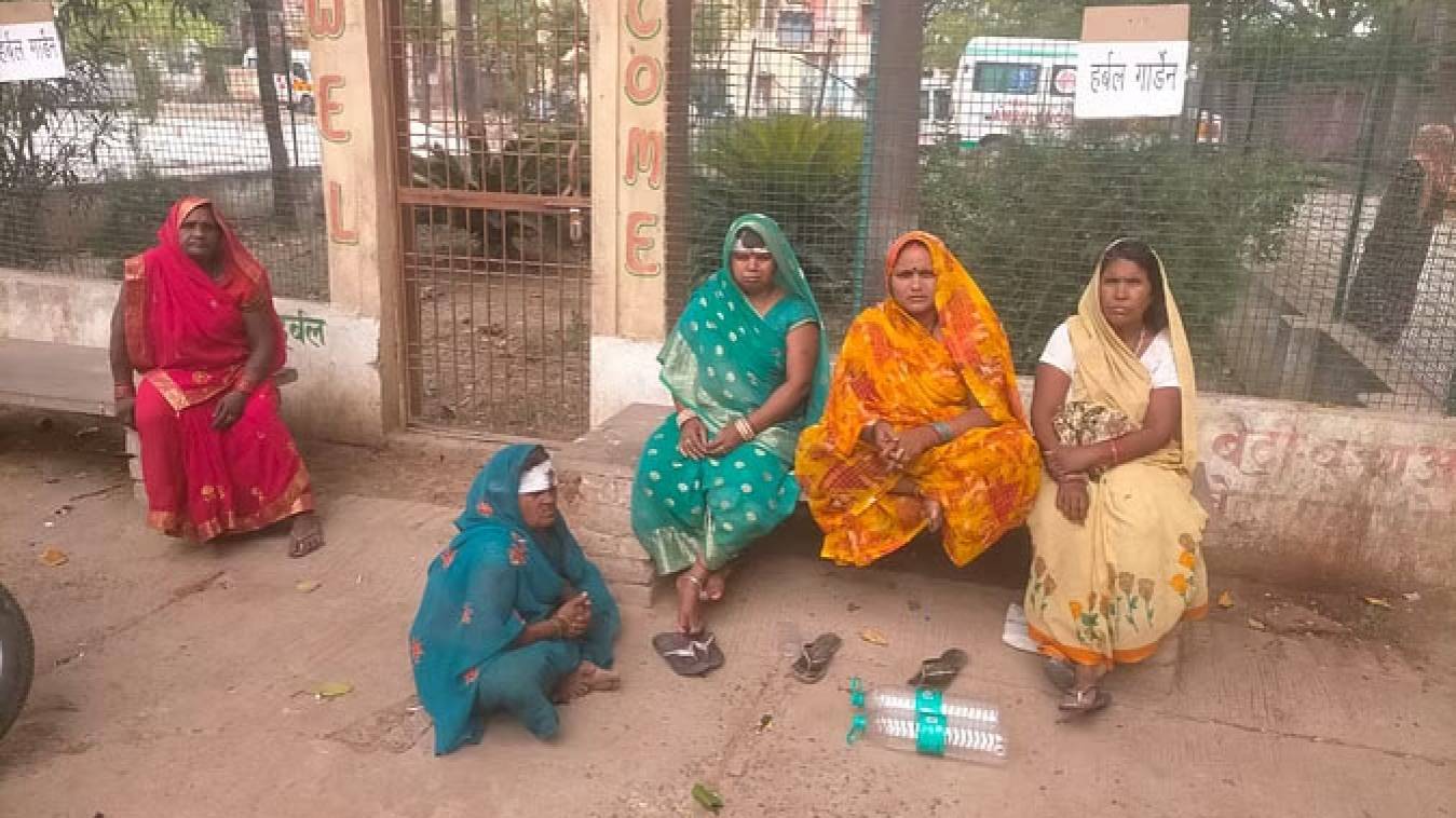 सोनभद्र में सियार का हमला: आधी रात में लोगों को दौड़ा-दौड़ाकर पागल सियार ने काटा, 13 घायल 