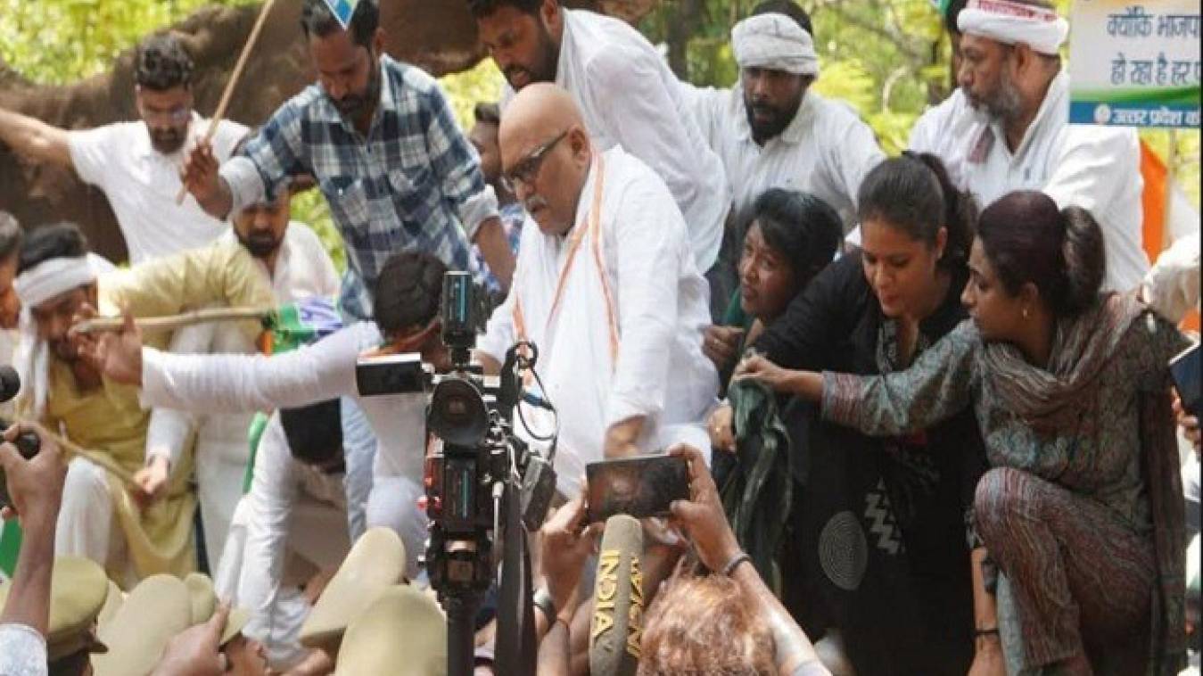 अजय राय के नेतृत्व में नीट परीक्षा रद्द करने की मांग को लेकर कांग्रेस ने किया प्रदर्शन