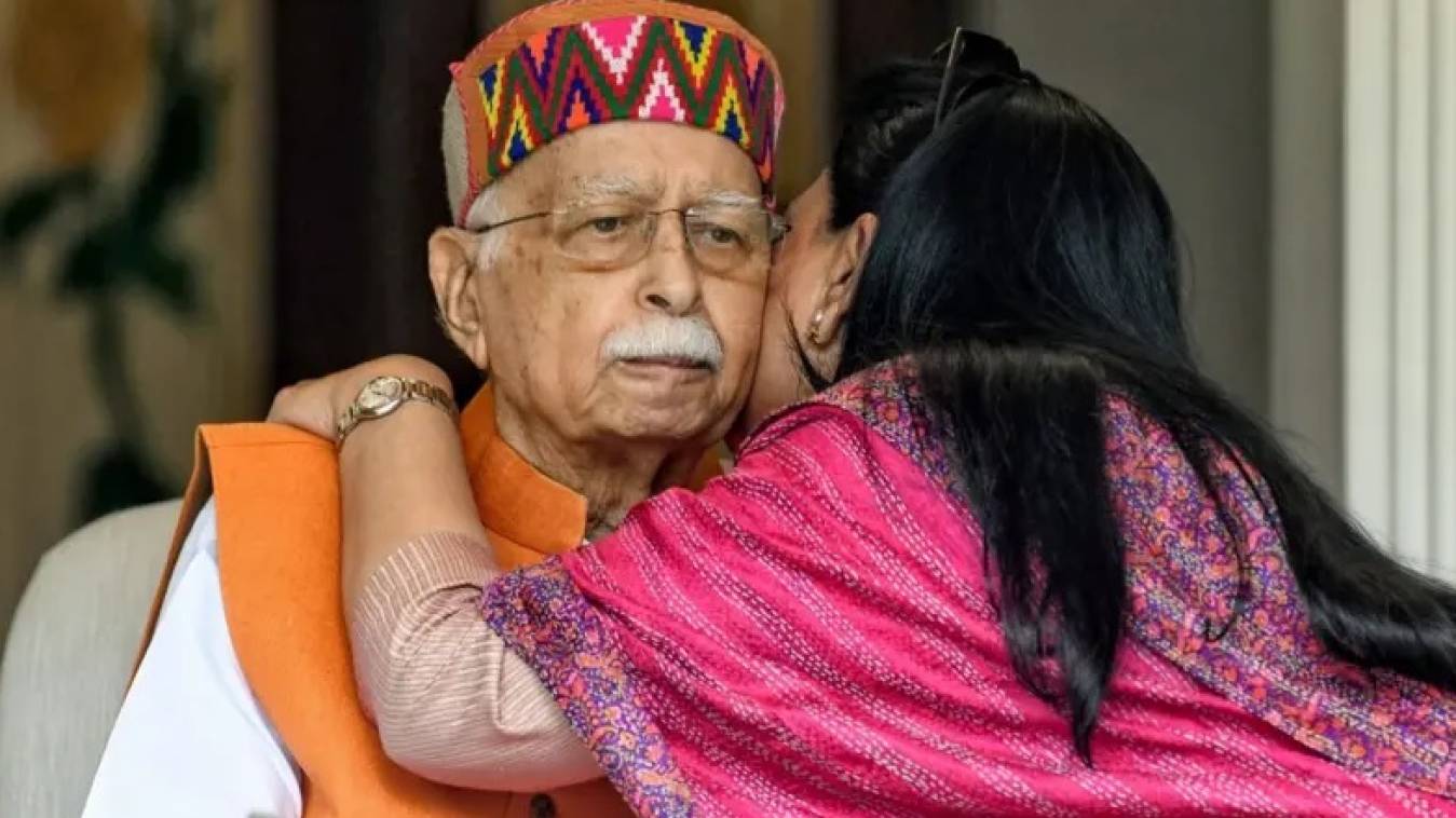 लालकृष्ण आडवाणी की हालत स्थिर, एम्स में चिकित्सकों की गहन निगरानी में