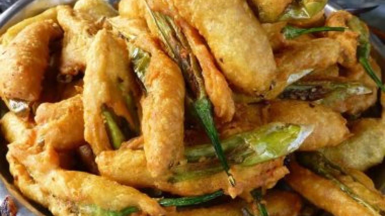 ईविनिंग में आसानी से चाय के साथ बनाएं कोरिएंडर चिल्ली स्पिनिच फ्रिटर्स