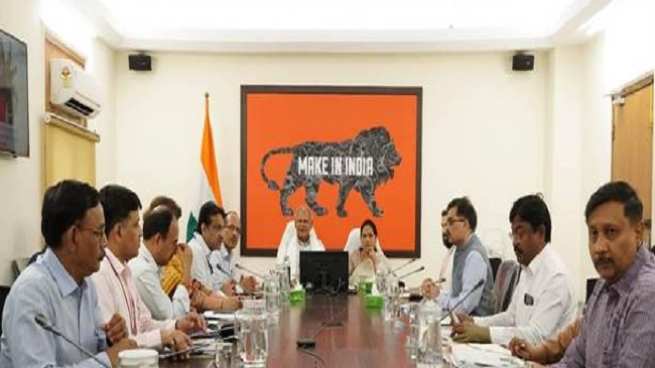 मांझी ने खादी कारीगरों को समर्थन देने वाली योजनाओं को व्यापक बनाने पर दिया बल