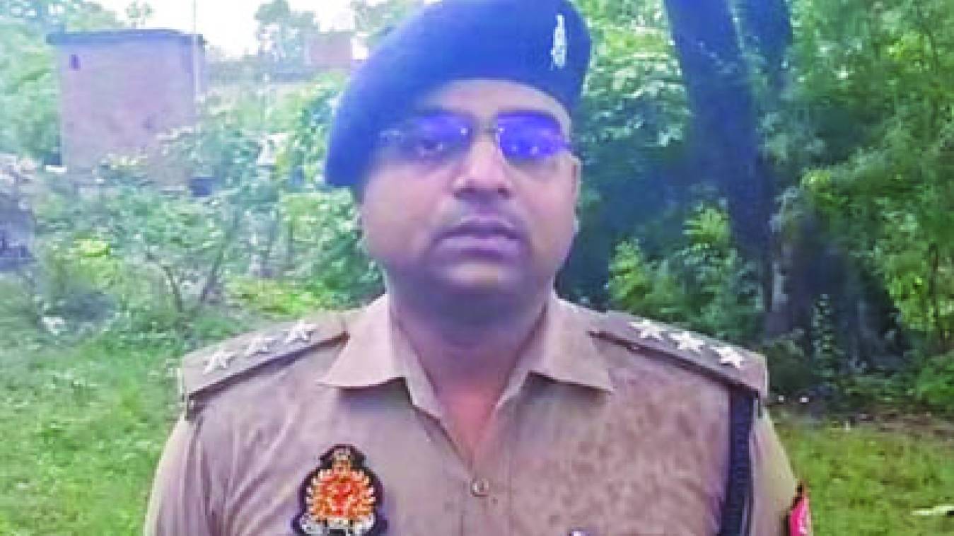  बरामदे में सो रही महिला को मारी गोली, ट्रॉमा सेंटर रेफर