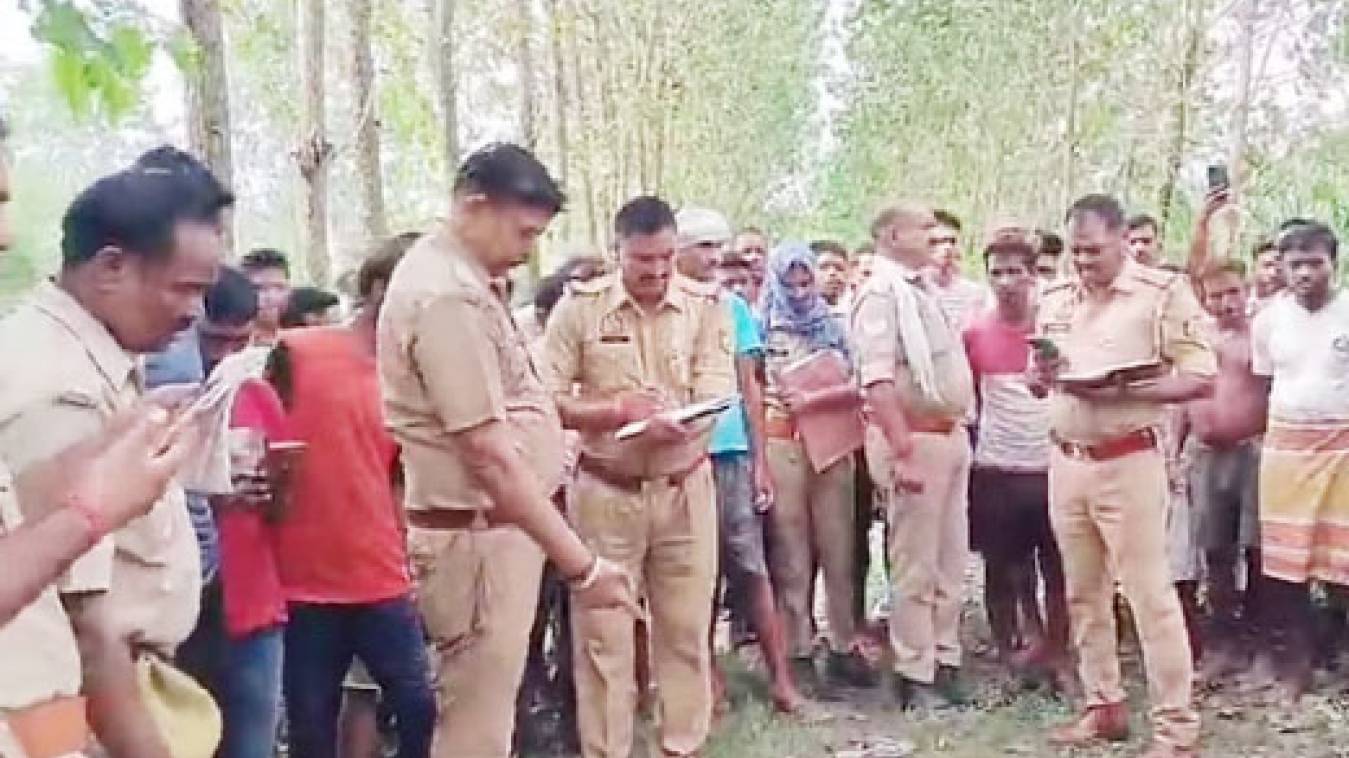 फंदे से लटका मिला  महिला  व पुरुष का शव