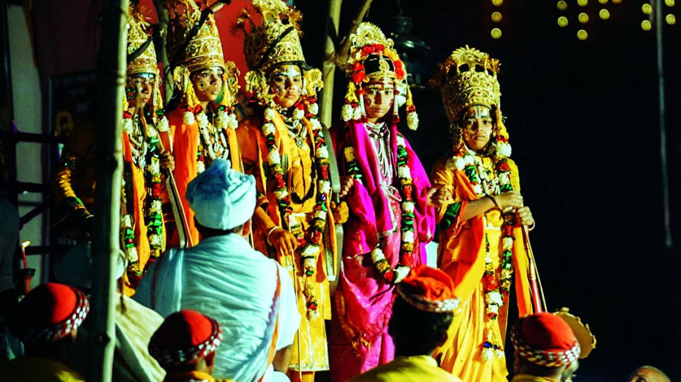 चारों भाइयों का मिलन देख डबडबा गई लीला प्रेमियों की आंखें