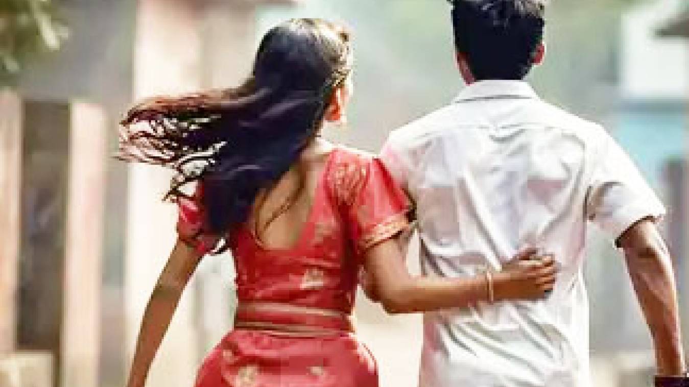 जीजा से हुआ प्यार: बीमार बहन की देखभाल करते-करते जीजा को दे बैठी दिल