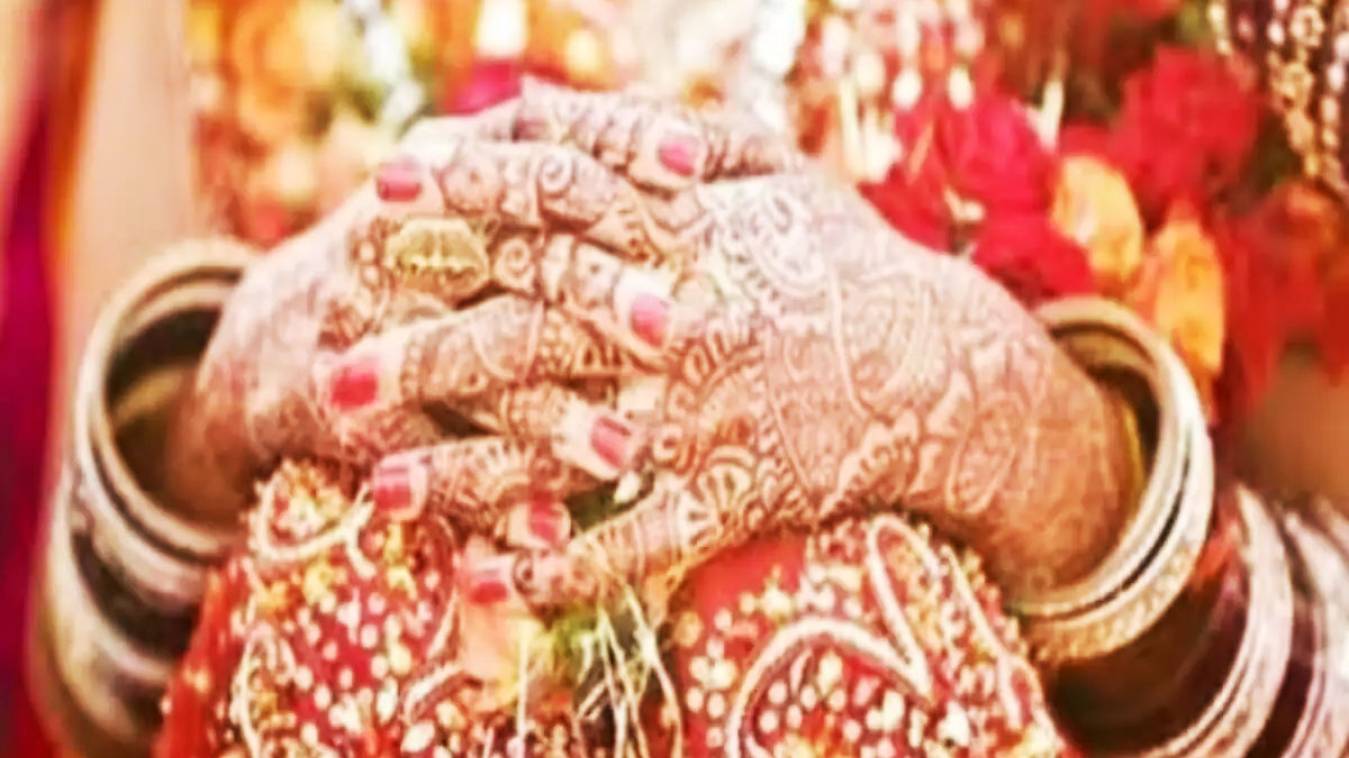सज-धजकर दुल्हन कर रही थी पिया का इंतजार; बताया ऐसा सच... सुनकर मचा हड़कंप