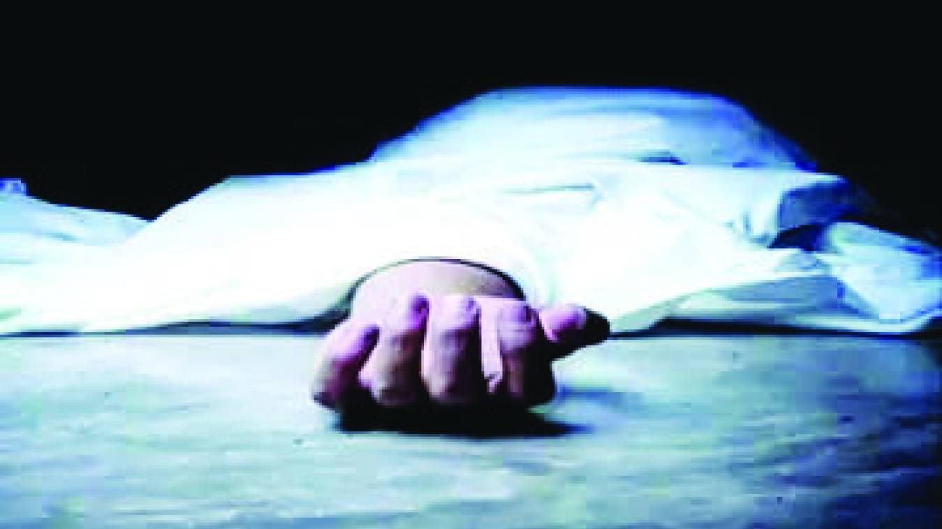 सगे और सौतेले बेटे ने मिलकर  किया पिता का कत्ल