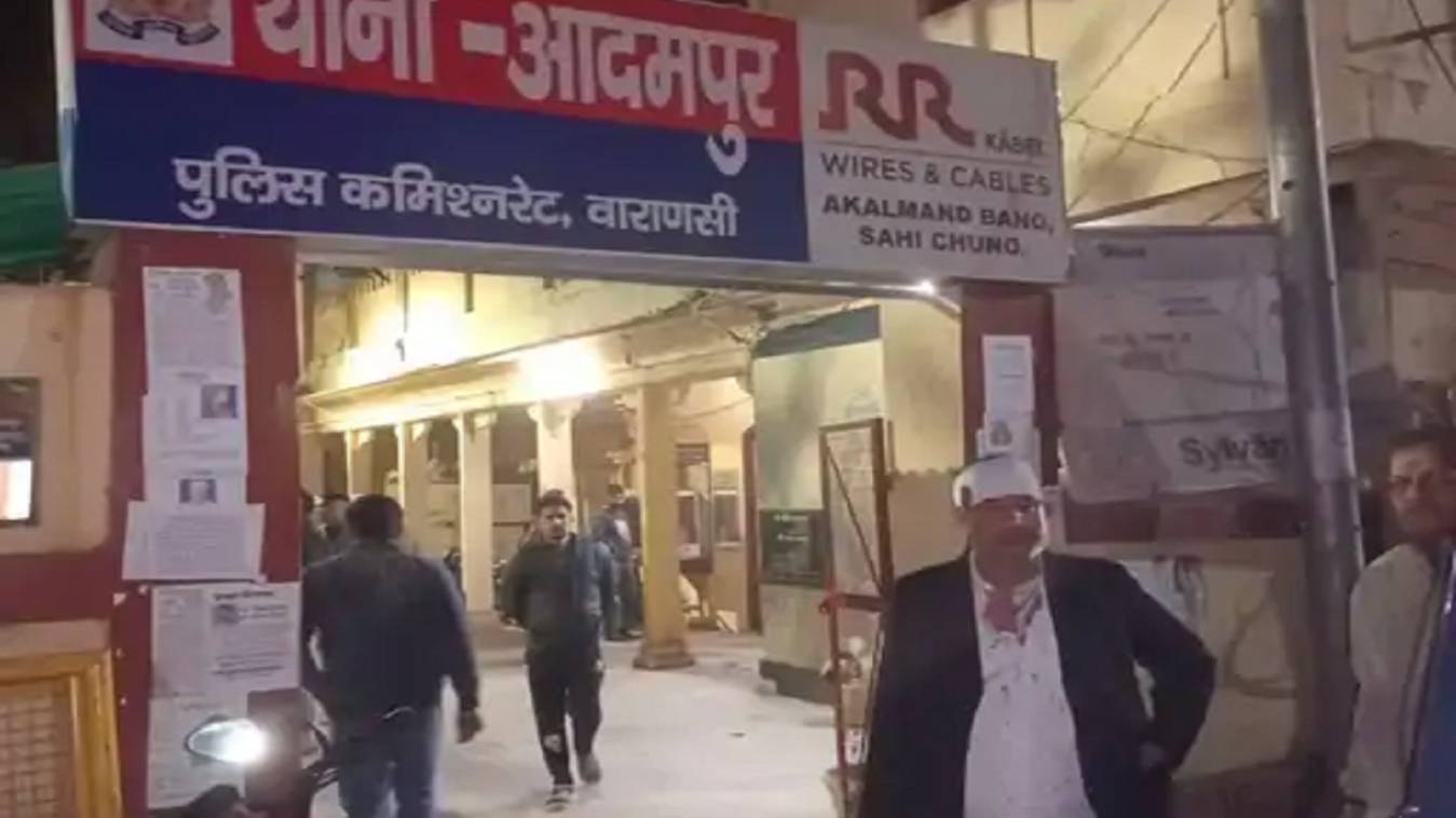 Varanasi : पुरानी रंजिश के चलते दो पक्षों में शादी समारोह में हुई मारपीट,  कई लोग हुए घायल