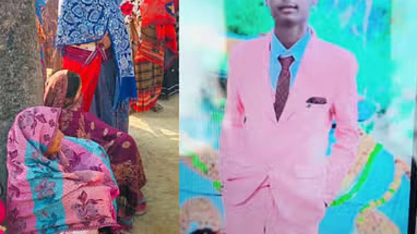 पेड़ से टकराई बाइक, तीन दोस्तों की मौत