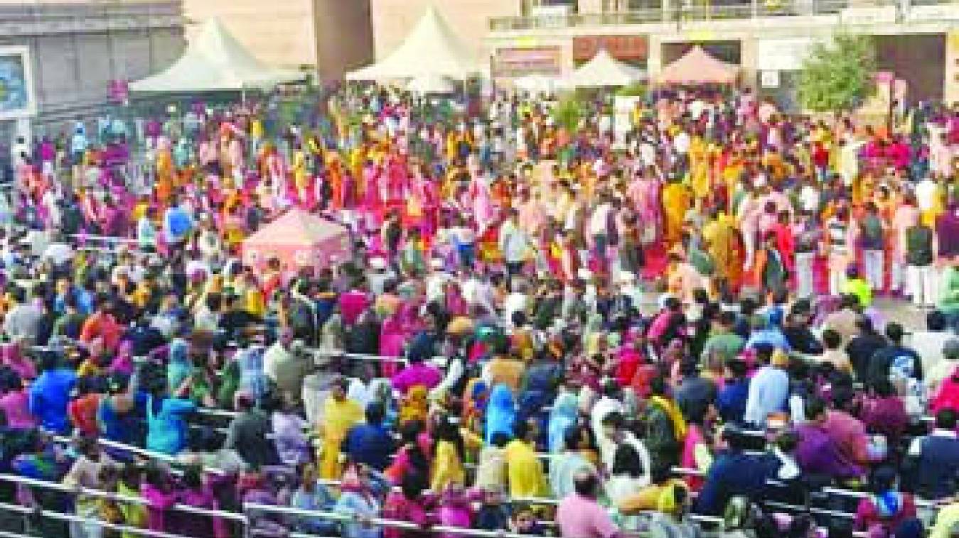 नए साल के पूर्व ही बाबा धाम में उमड़ी भीड़