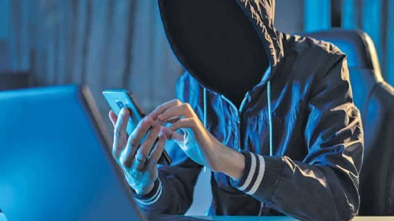 APK फाइल लिंक भेजकर ठग ने फोन हैक कर डॉक्टर से ठगे 3.56 लाख रुपए, मुकदमा दर्ज़