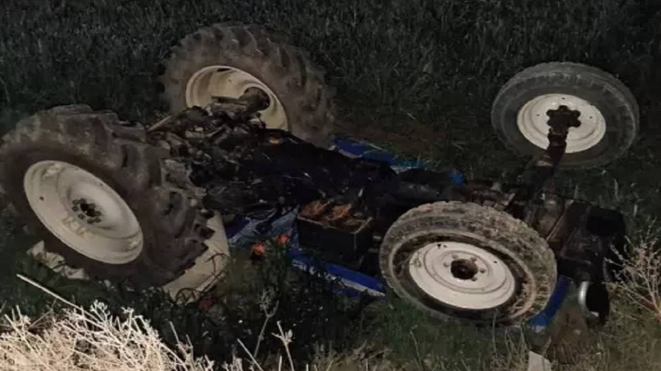 वाराणसी में दर्दनाक हादसा, ट्रैक्टर पलटने से पिता-पुत्र और भतीजे की मौत, परिजनों में मचा कोहराम