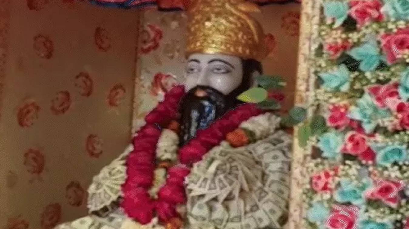 काशी का सीर गोवर्धनपुर बना मिनी पंजाब, दुनियाभर से 5 लाख भक्त पहुंचे; भक्तों ने पहनाई कैनेडियन डालर की माला