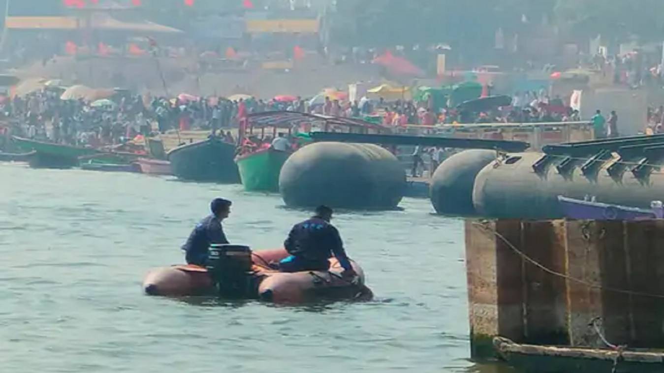 वाराणसी के तुलसी घाट पर गंगा में मिला युवक का शव, पुलिस शिनाख्त में जुटी