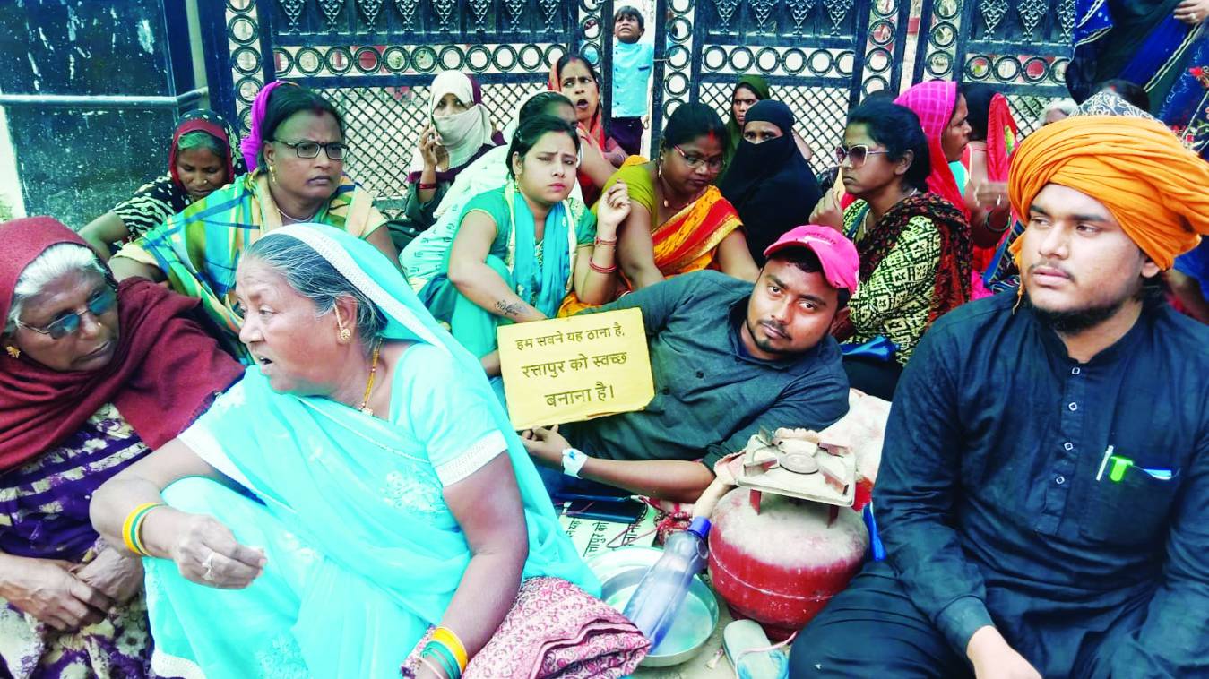 मैं  बेहाल हूं खस्ताहाल हूं मजबूर हूं रत्तापुर हूं