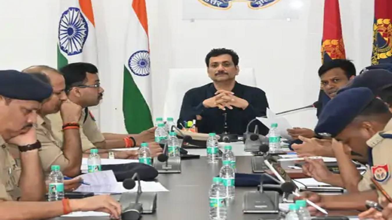 वाराणसी पुलिस ने 18 भवनों से उतारे लाउडस्पीकर-डीजे,ध्वनि प्रदूषण करने वालों को खैर नहीं, होगी सख्त कार्रवाई