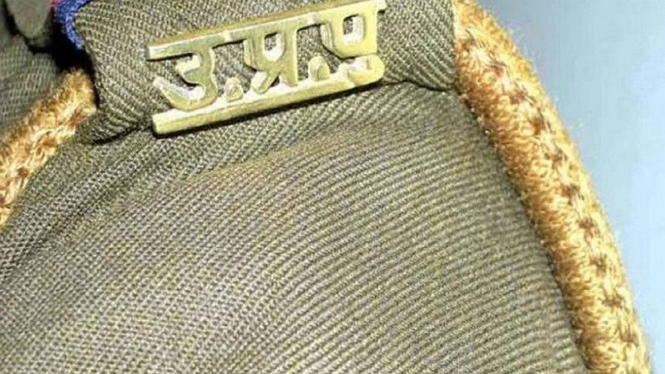 होटल मैनेजर की हत्या मामले में दुर्गाकुंड चौकी प्रभारी पर गिरी गाज