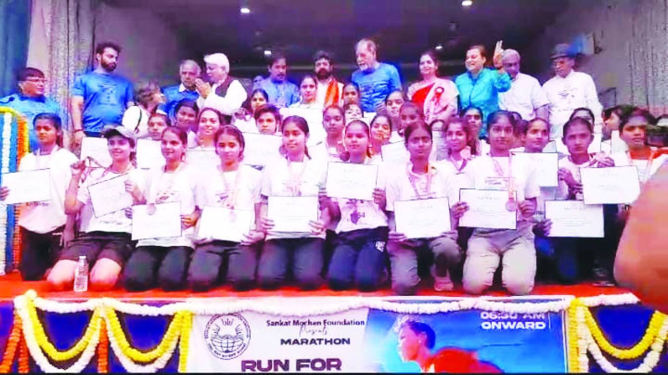 मैराथन दौड़ लगाई, स्वच्छ गंगा की दुहाई