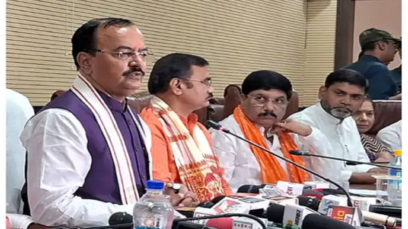 वाराणसी पहुंचे केशव प्रसाद मौर्या, गिनाई 8 साल भाजपा की उपलब्धियां