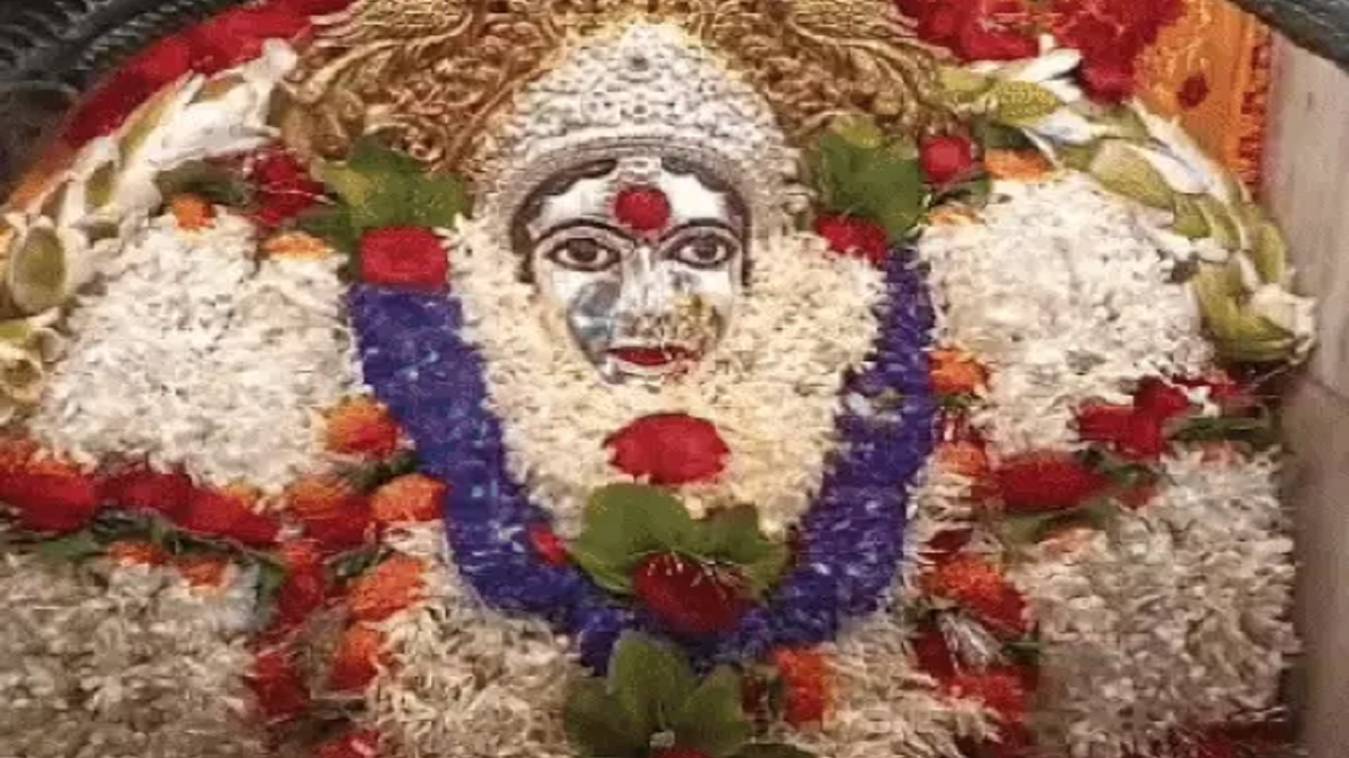 नवरात्रि के दूसरे दिन मां ब्रह्मचारिणी के दर्शन के लिए भक्तों का लगा तांता, शेरावाली के जयकारों से गूंजा मां का दरबार