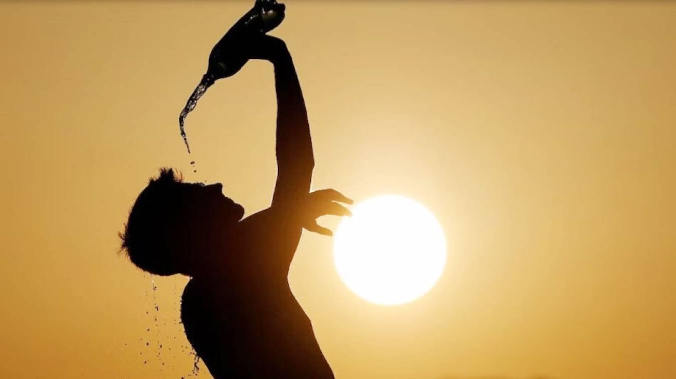  पश्चिम के इन 17 जिलों में लू का अलर्ट; एक झटके में छह डिग्री चढ़ा पारा