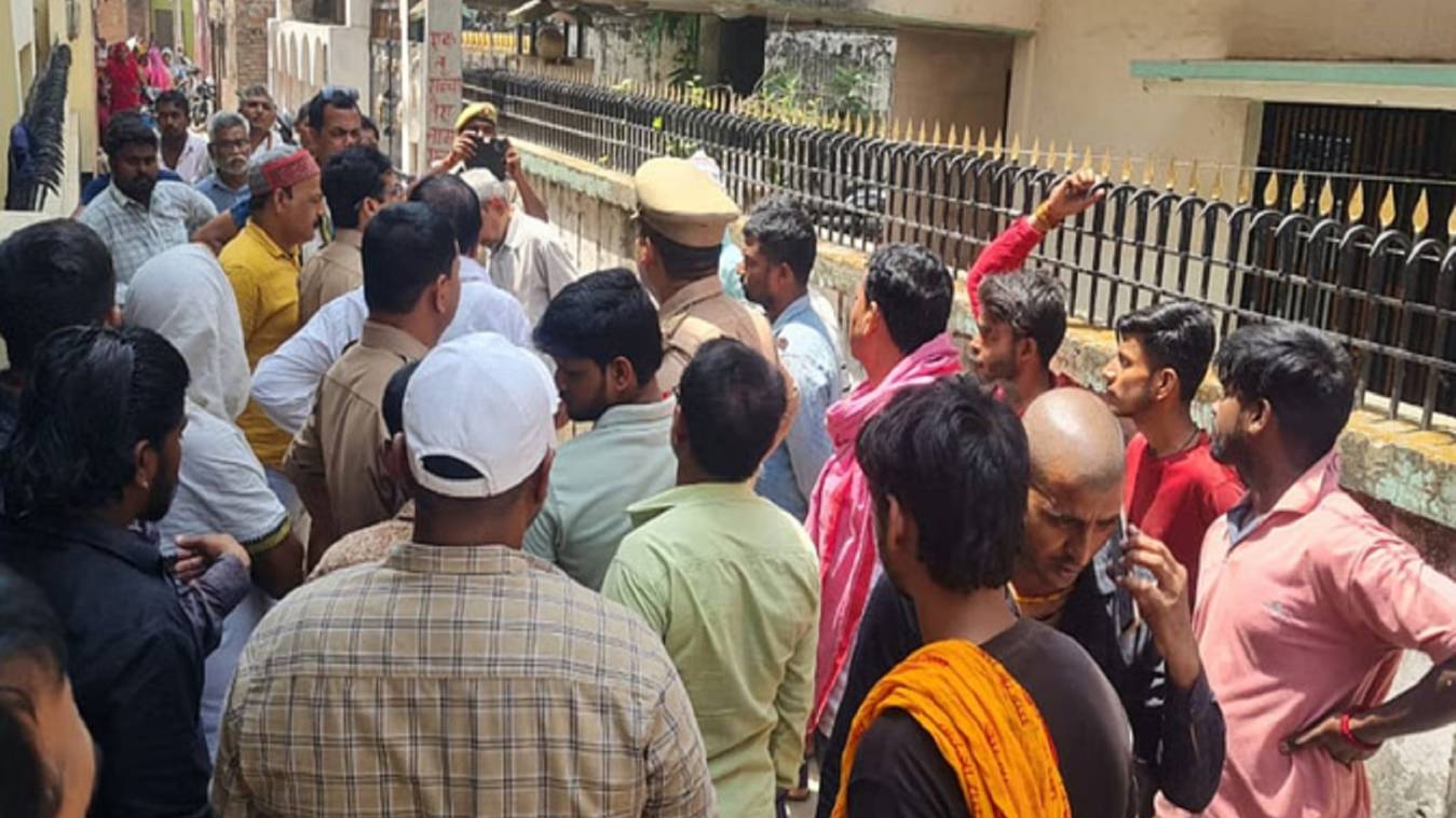  वाराणसी में विवाहिता ने की खुदकुशी, पुलिस कर रही है तफ्तीश 