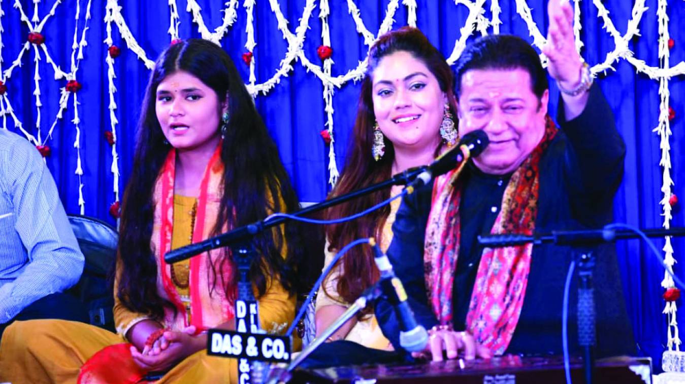 भजन सम्राट अनूप जलोटा के भक्तिरस में डूबा हनुमत दरबार