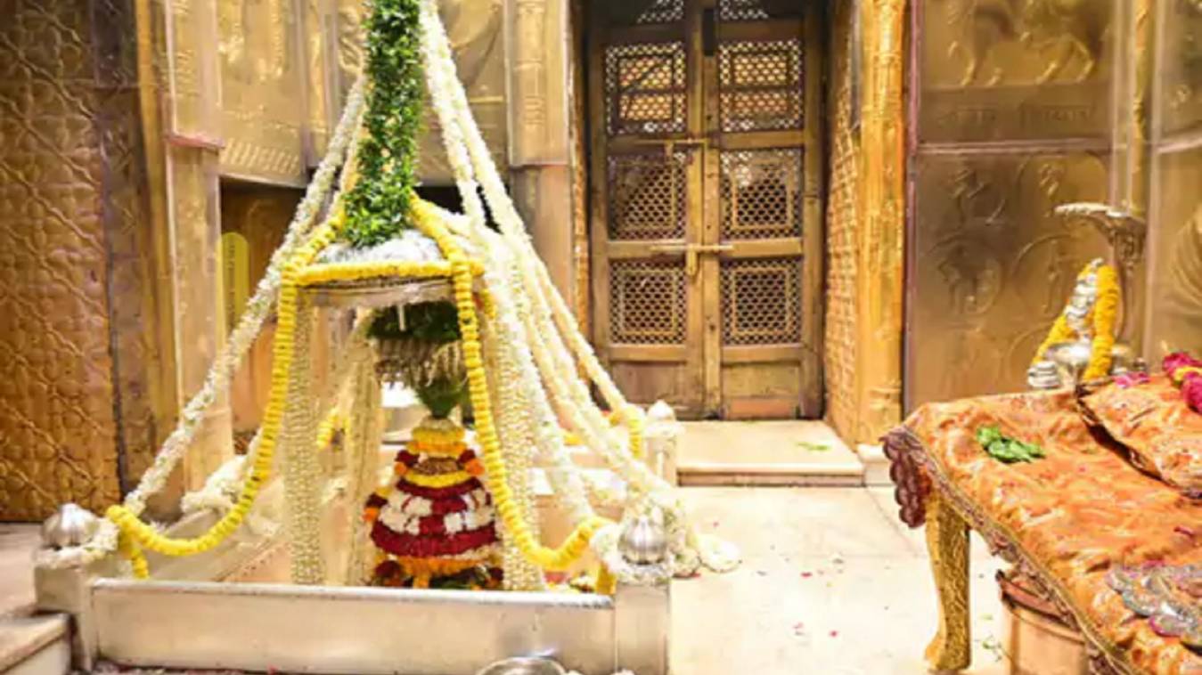 चक्र पुष्करणी मणिकर्णिका कुंड के जल से बाबा का अभिषेक, अक्षय तृतीया पर की गई विशेष पूजा