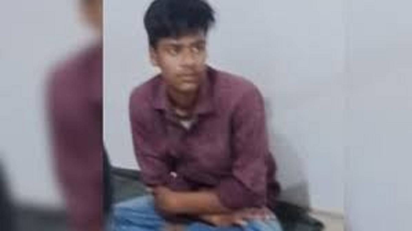 वाराणसी एयरफोर्स कैंपस की दीवार फांदकर अंदर पहुंचा संदिग्ध युवक, जवानों ने दबोचा 