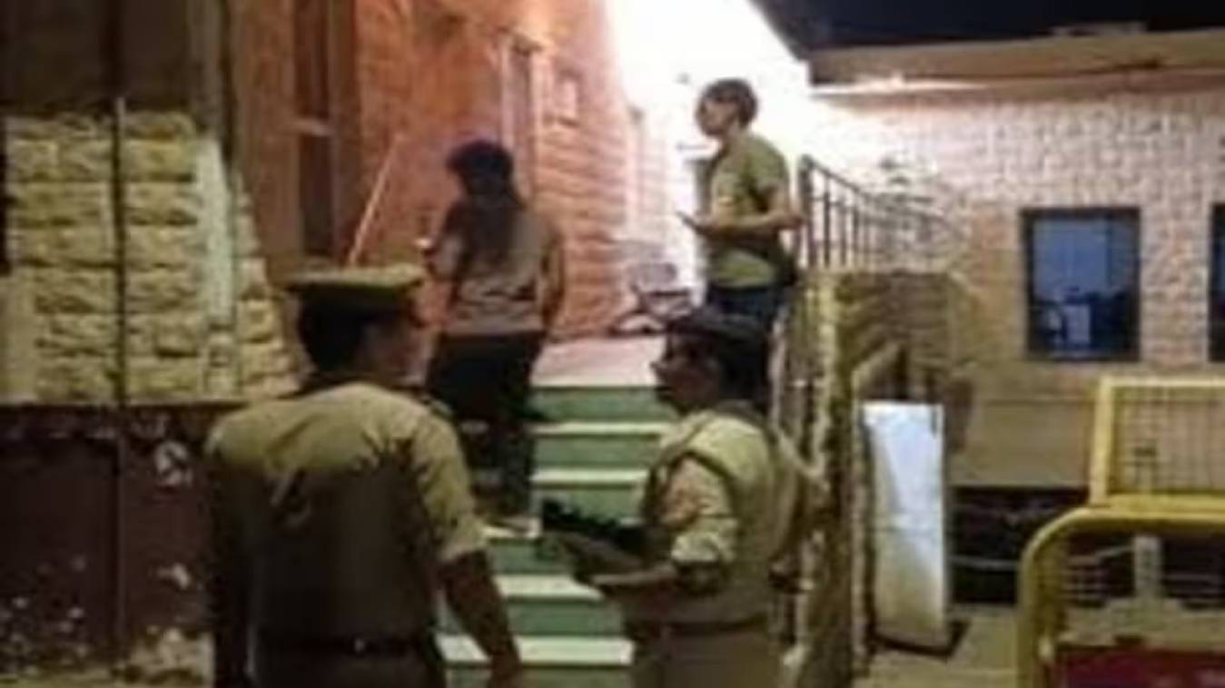  संकटमोचन मंदिर के महंत के घर चोरी, करोड़ों के पुश्तैनी गहने और कैश लेकर फरार हुए चोर, जांच में जुटी पुलिस