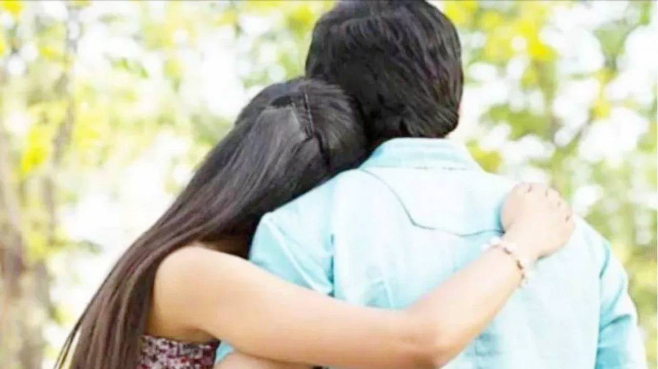 पानी से धो डाला पत्नी का सिंदूर, बोला, तुम आजाद हो