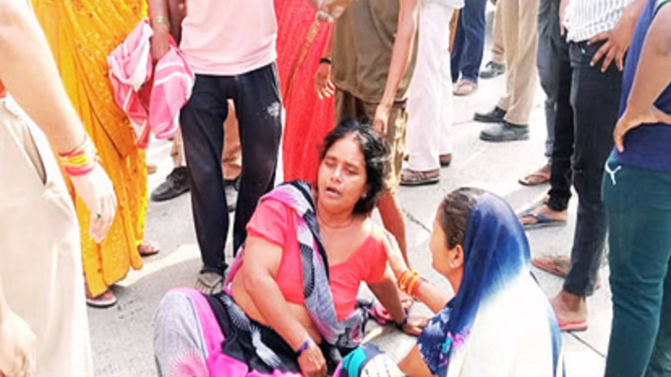 जौनपुर में ट्रिपल मर्डर:पिता और दो बेटों की हथौड़े से कूचकर हत्या, CCTV DVR अपने साथ ले गए बदमाश