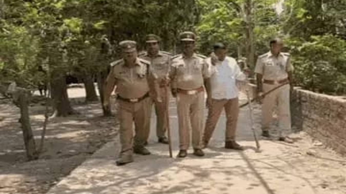 वाराणसी : चौथे दिन भी तेंदुए का नहीं चल सका पता, अभी भी गांव में दहशत का माहौल, ड्रोन और दूरबीन से तलाश जारी