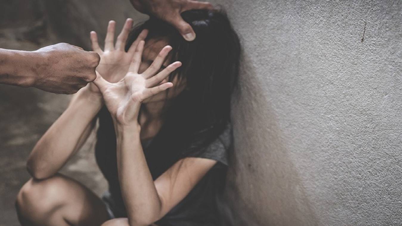 वाराणसी में नाबालिग से हैवानियत!, ऑटो चालक और साथियों ने किया दुष्कर्म, तालाब के पास फेंककर भागे