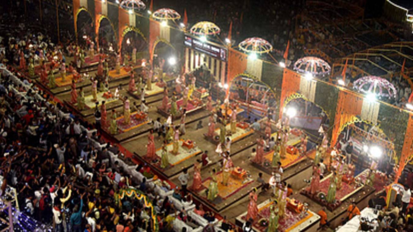 गंगा दशहरा पर काशी में दिखेगा देव दीपावली जैसा नजारा... हवाओं में गूंजेंगे मंत्र, अस्सी घाट पर माता को लगेगा 56 प्रकार का भोग
