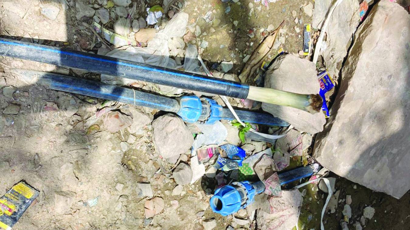 विभाग की मेहरबानी से पानी चोरी कर धड़ल्ले से हो रही खेतों की सिंचाई