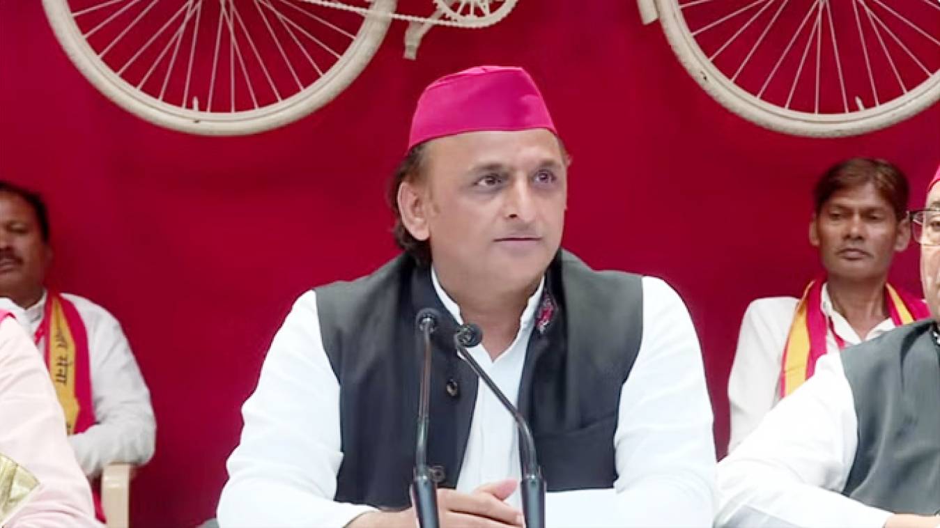 केवल समाजवादियों की जा रही सदस्यता... अब्बास अंसारी मामले में भड़के अखिलेश यादव