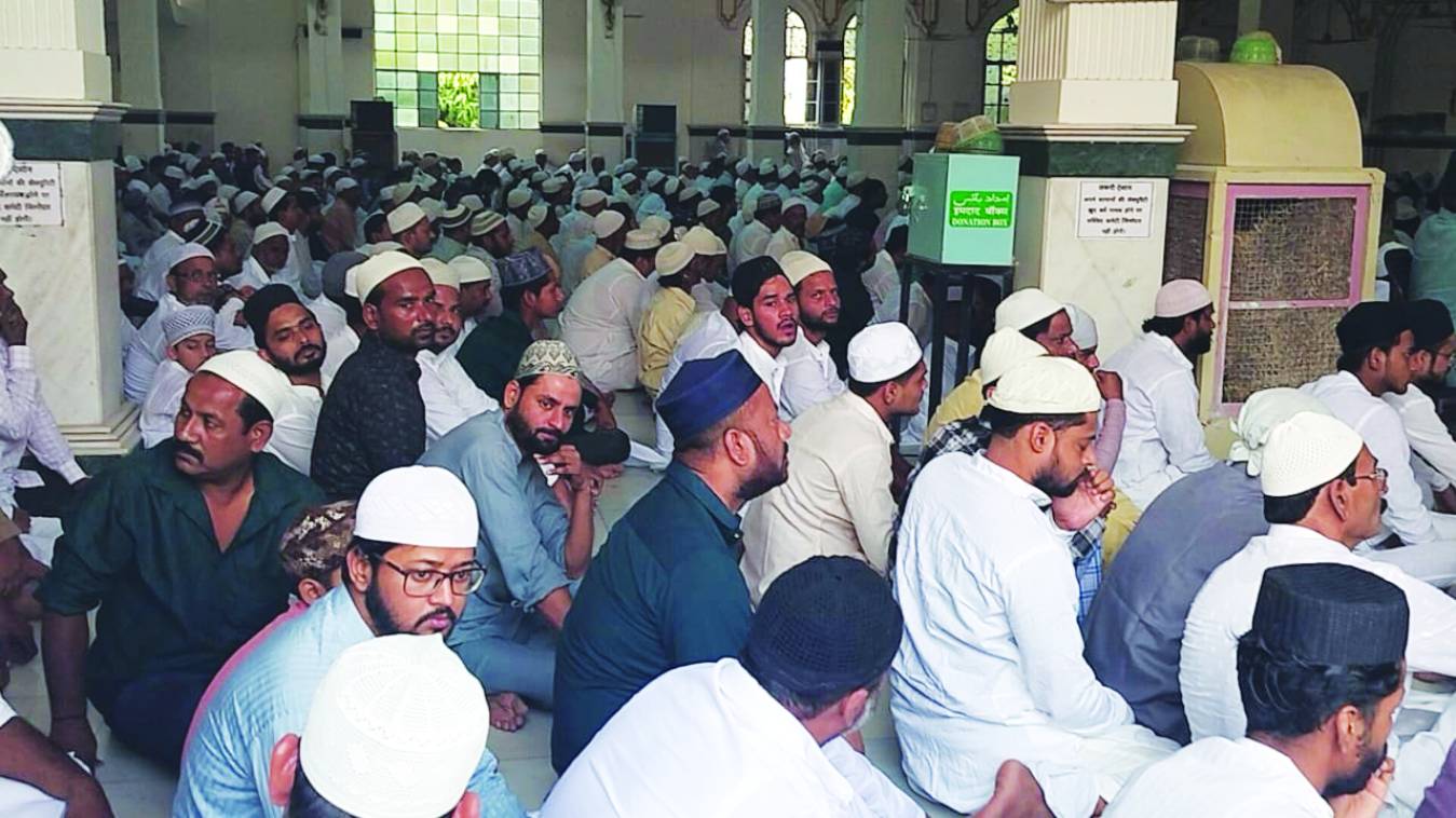 देश की सुख-शांति, अमन और भाईचारे के लिए दुआ