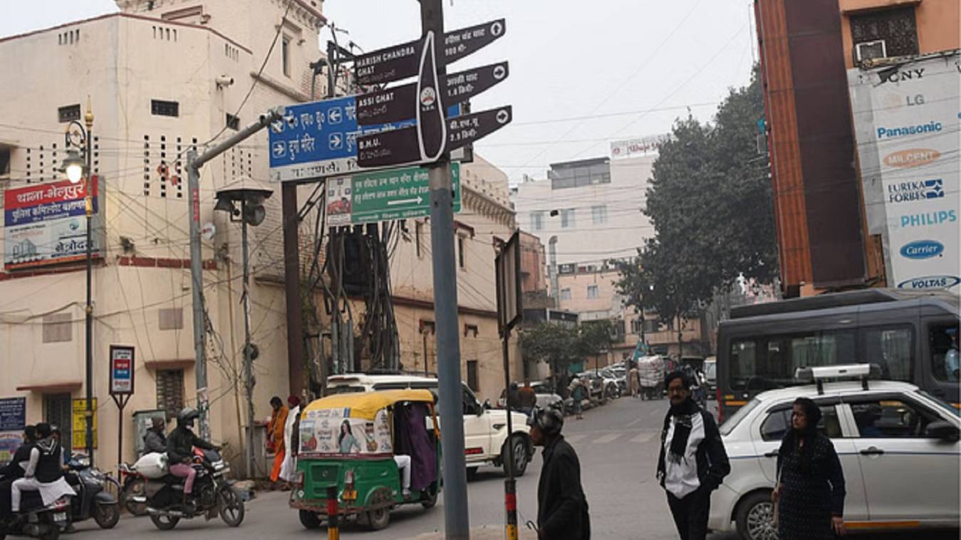 काशी घूमने विदेशी पर्यटक का पासपोर्ट और संगीत वाद्य यंत्र चोरी,  पुलिस कर रही आरोपी की तलाश 