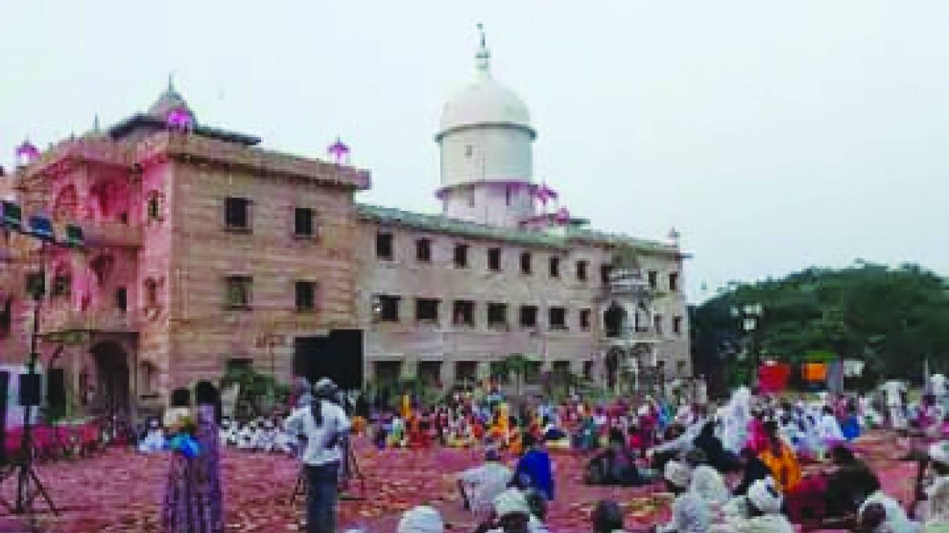 हरने दीनन की पीर, धरा पर प्रगटे संत कबीर