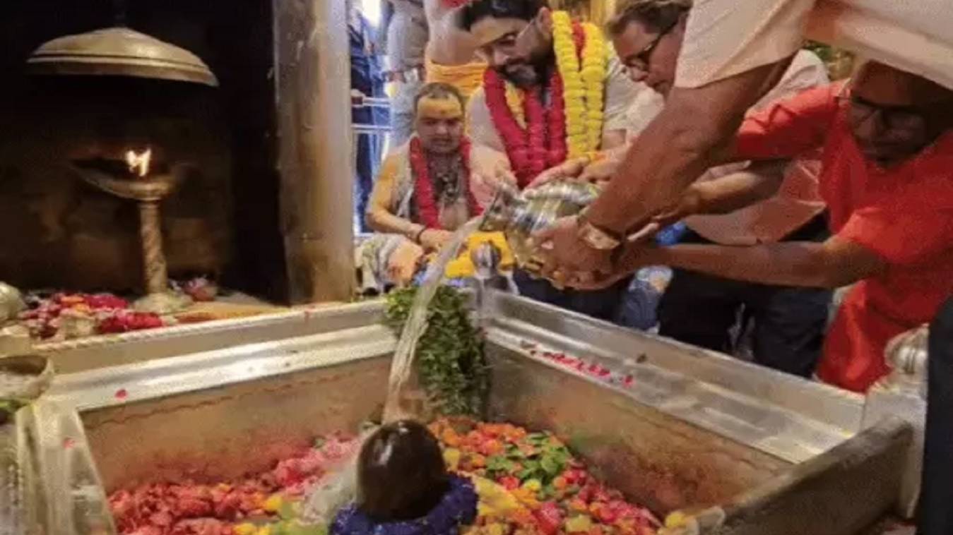 Sawan 2025: बाबा विश्वनाथ धाम में खास इंतजाम, इन 5 रास्तों से मिलेगी मंदिर में एंट्री, जानें दर्शन प्रक्रिया और शृंगार की तिथियां