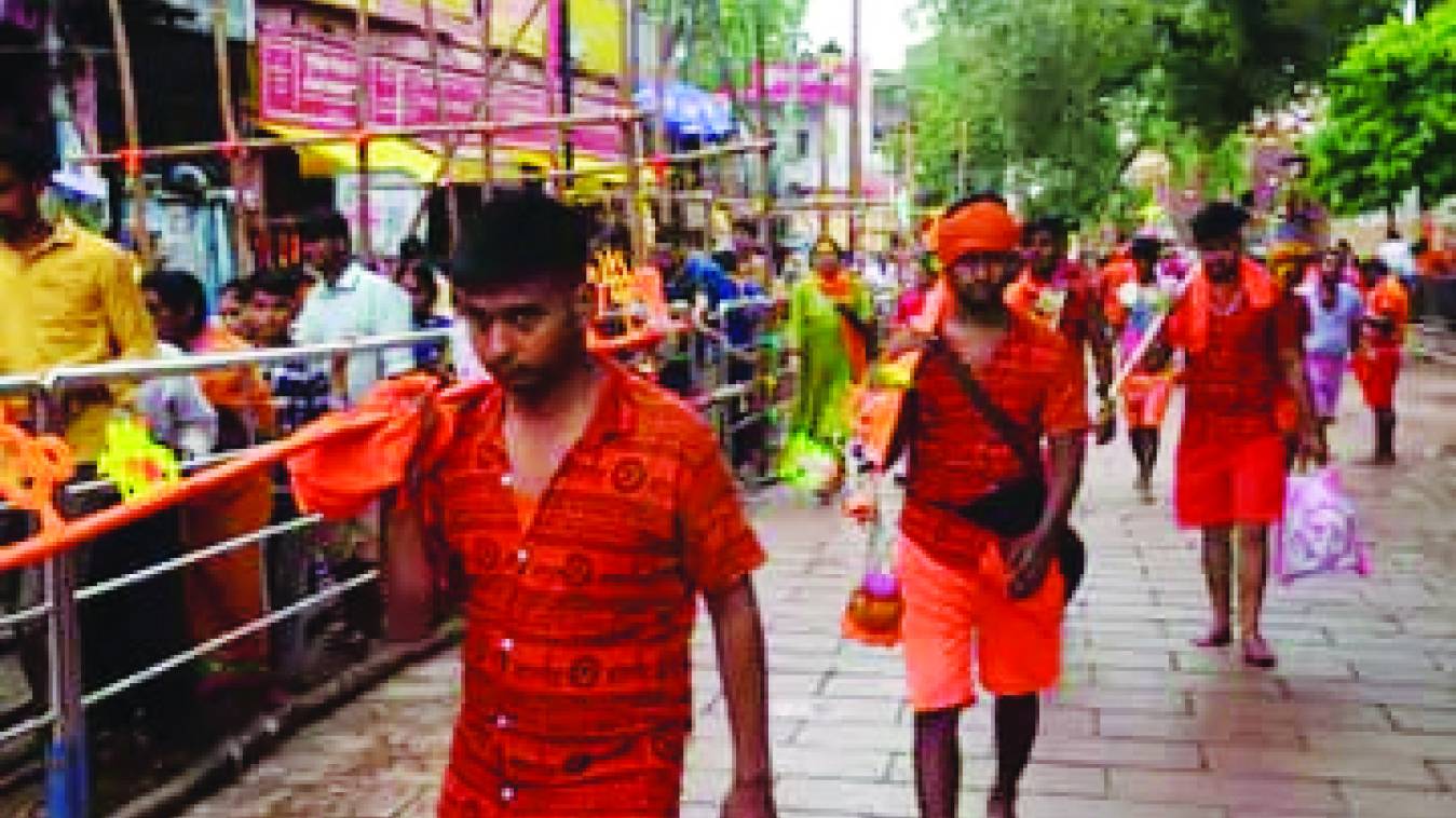सावन के पांचवें दिन भी शिव मंदिरों में श्रद्धालुओं की भीड़