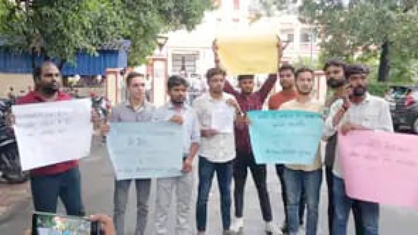 सीयूईटी-यूजी काउंसिलिंग में देरी पर छात्रों का विरोध