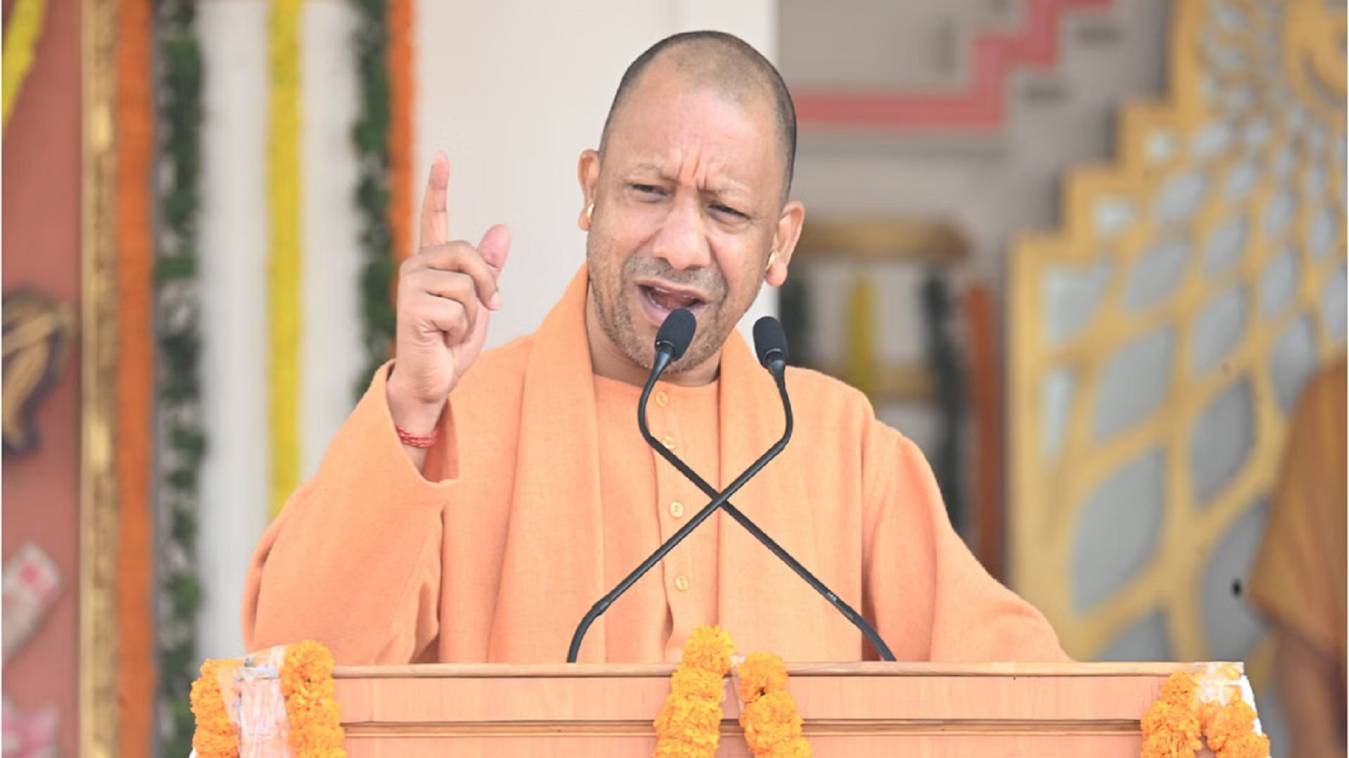 दो दिवसीय दौरे पर आज काशी पहुंचेंगे सीएम योगी, शिवभक्तों के लिए की गईं तैयारियों का लेंगे जायजा