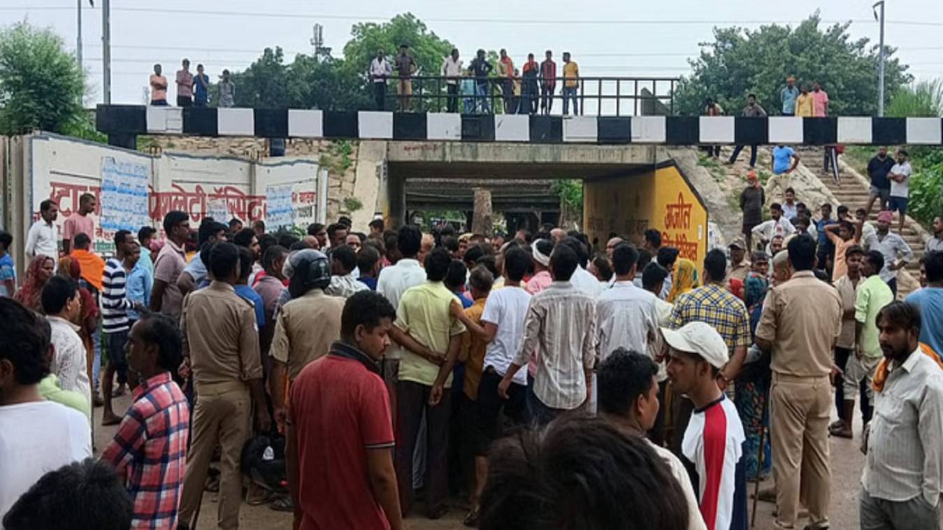 मिर्जापुर में रील बनाने के चक्कर में हादसा, तेज रफ्तार स्कॉर्पियो ने चार को कुचला, एक की मौत