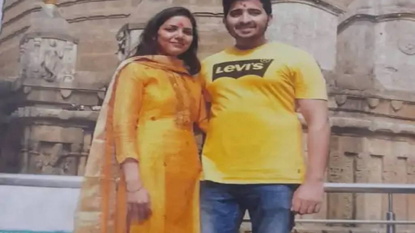 बुलंदशहर में बड़ौदा केअसिस्टेंट मैनेजर ने होटल में जहर खाकर दी जान, पत्नी पर उत्पीड़न और 20 लाख की मांग का आरोप