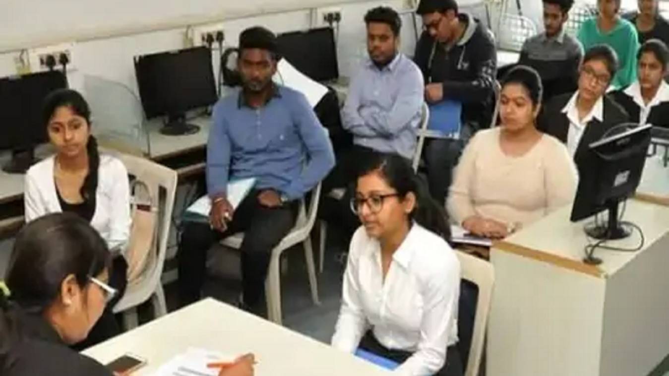 बीएचयू में प्लेसमेंट ग्राफ सुधारने की पहल: सॉफ्ट स्किल ट्रेनिंग और इंटर्नशिप से बढ़ेगा छात्रों का भविष्य