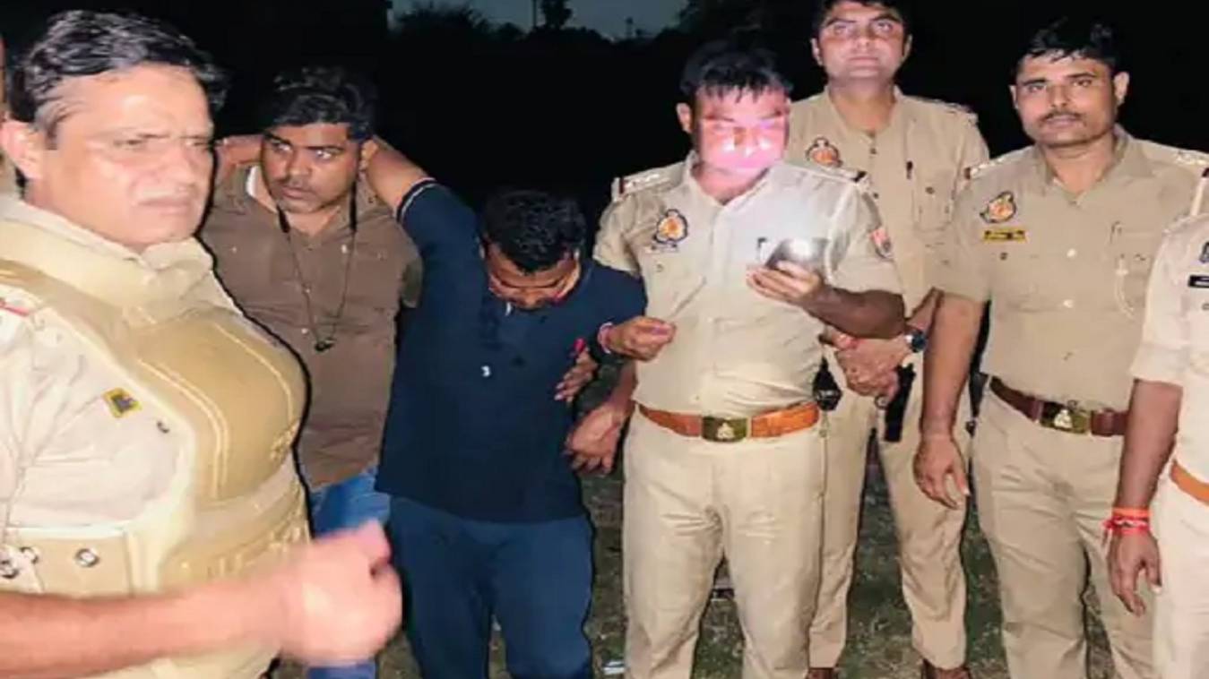  BHU प्रोफेसर ने अपने ही HOD पर कराया हमला: बदमाशों से हाथ तुड़वाए, मुठभेड़ में सुपारी किलर गिरफ्तार