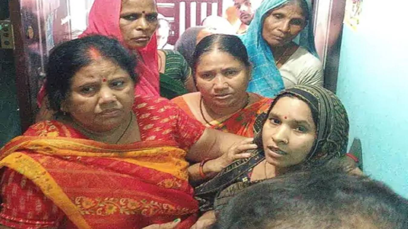 वाराणसी: पारिवारिक कलह से परेशान अधेड़ ने की आत्महत्या, परिजनों को कमरे के पंखे से लटकता मिला शव