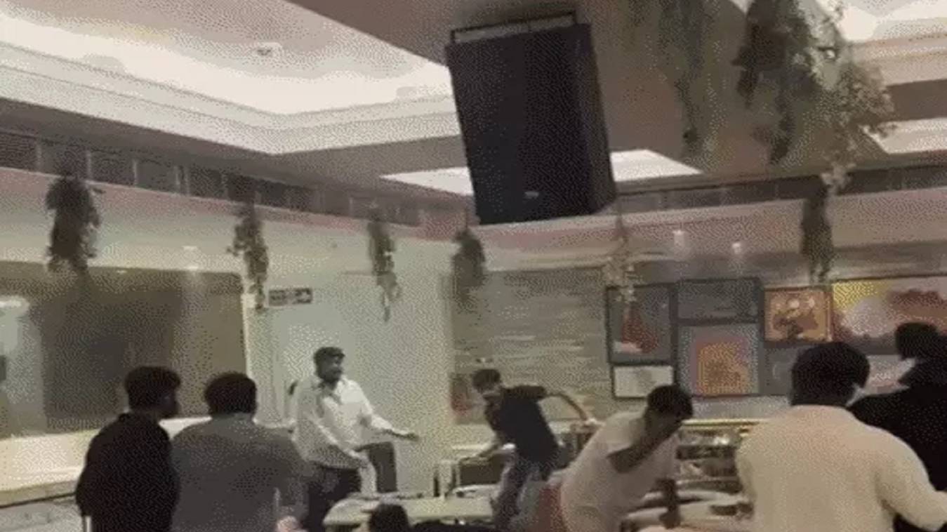 लखनऊ समिट बिल्डिंग बार बवाल: दो पुलिस अधिकारी निलंबित, विभागीय जांच शुरू